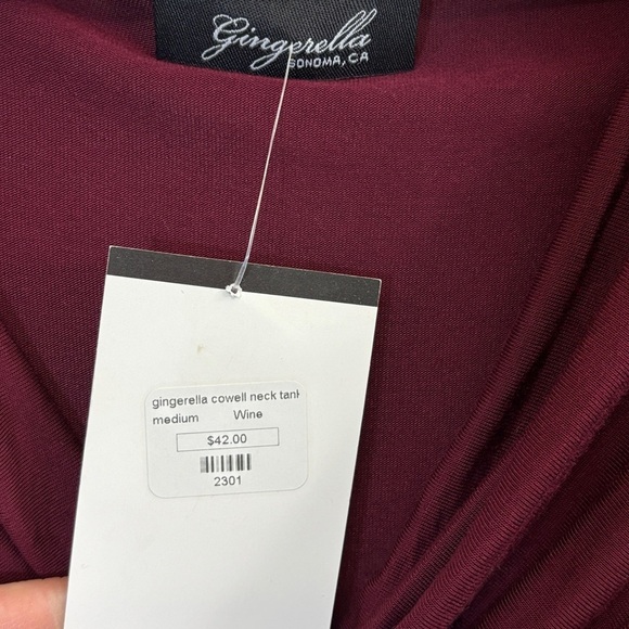 Red Sleeveless Ruched Blouse - Picture 3 of 4